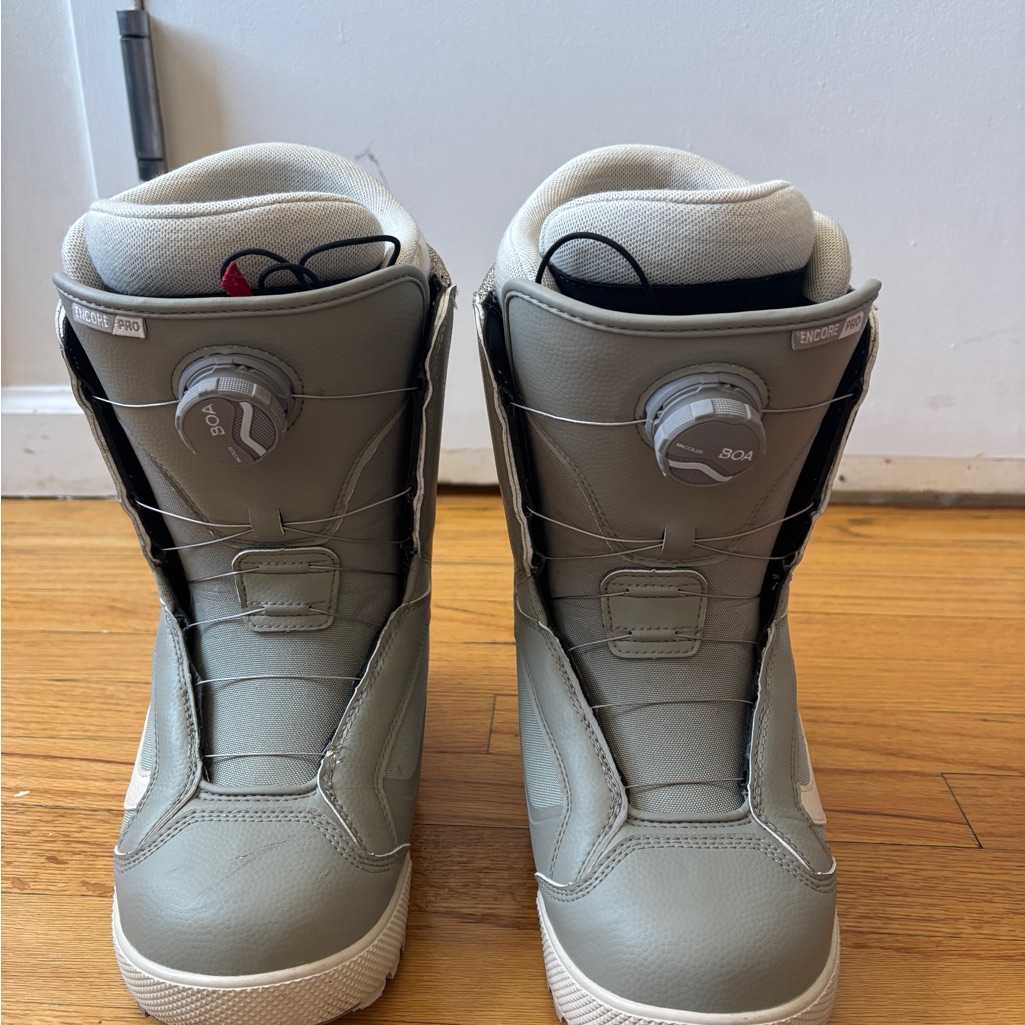 Vans Encore Pro Snowboard Boots In Black And Gray W 7.5